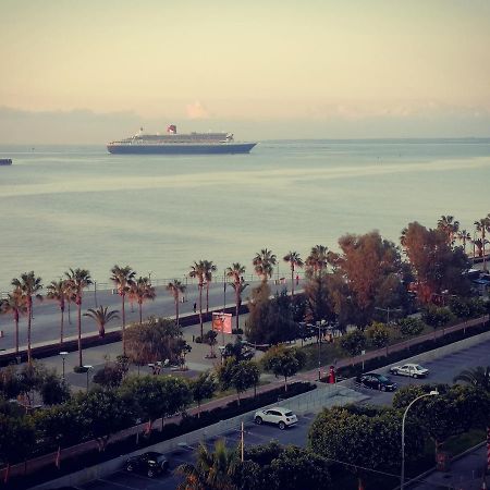 A City-Center Seaview Penthouse At Oceanic Limassol Exterior foto