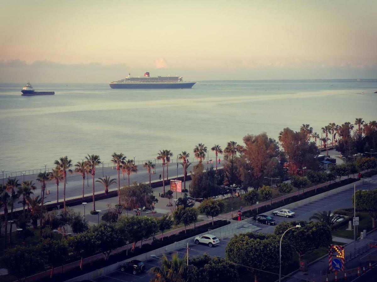 A City-Center Seaview Penthouse At Oceanic Limassol Exterior foto