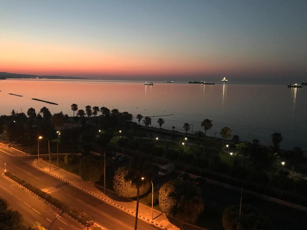 A City-Center Seaview Penthouse At Oceanic Limassol Exterior foto