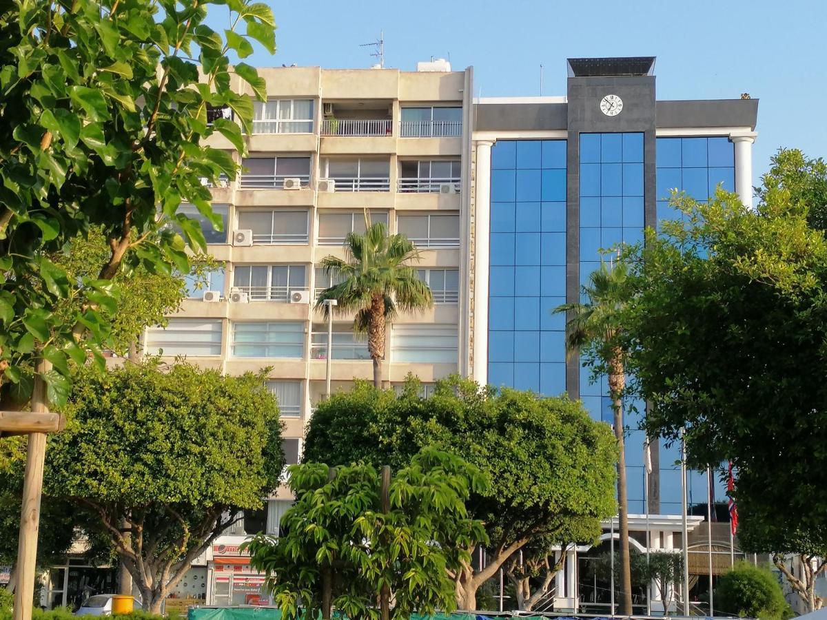 A City-Center Seaview Penthouse At Oceanic Limassol Exterior foto